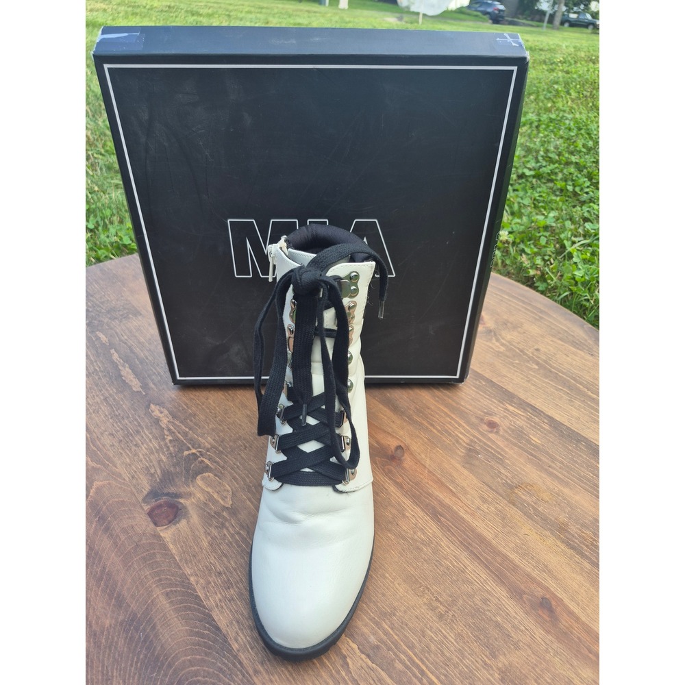 MIA Arylei Womens Ivory Black Lace Up Combat Boots Side Zip Block Heel Size 8.5M - Picture 3 of 9